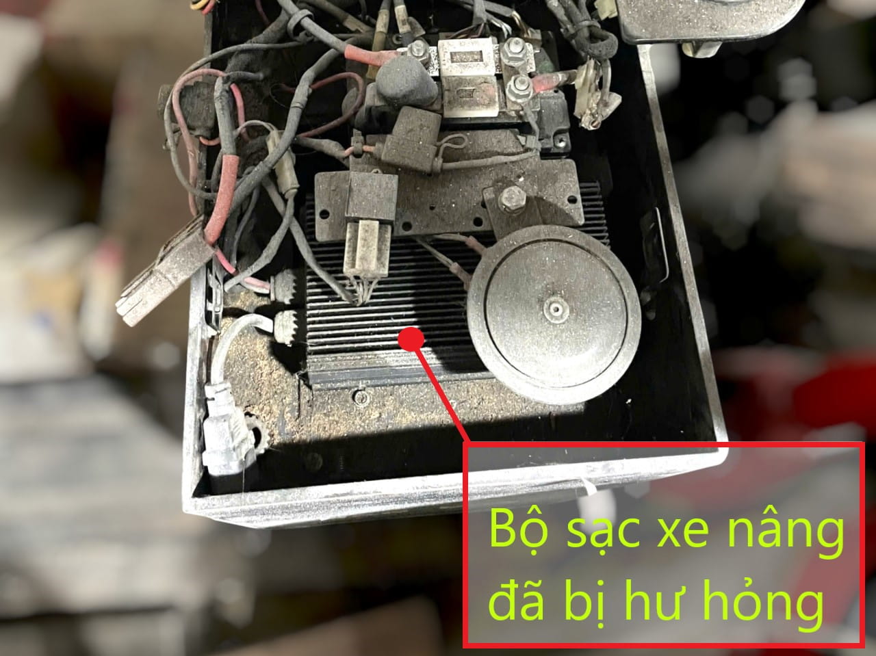 Nguyên nhân gây hư hỏng sạc xe nâng 24v 10a