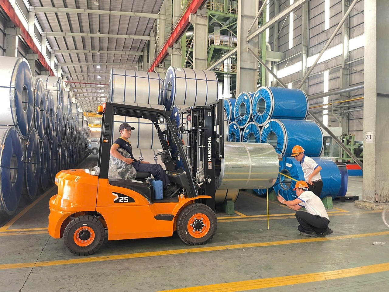 Xe nâng dầu 2.5 tấn Hangcha CPCD25-XRW10 nâng cuộn tôn