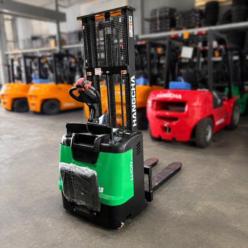 Xe nâng tay điện tầm cao 1.5 tấn Hangcha CDD15-WHL-I – xe nâng pallet vận hành đứng lái, sử dụng pin lithium. Xe nâng tay điện tầm cao 1.5 tấn Hangcha CDD15-WHL-I – xe nâng pallet vận hành đứng lái, sử dụng pin lithium.