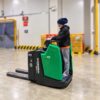 Xe nâng tay điện đứng lái 2 tấn Hangcha CBD20-AC2S-ISU - dòng Rider đứng lái có khoang lái
